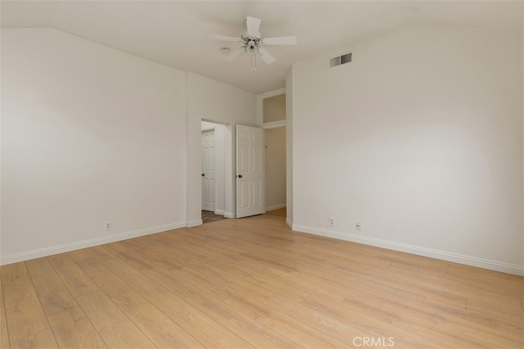 MLS #OC25272195 image #16