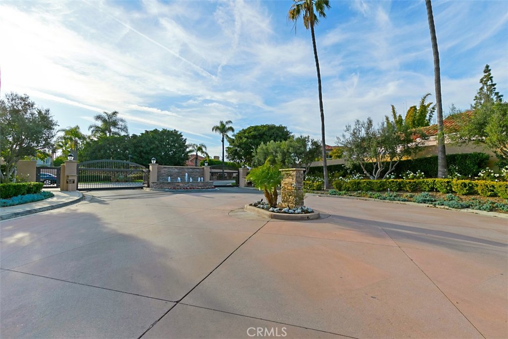 MLS #OC25272195 image #6