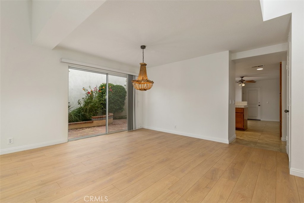 MLS #OC25272195 image #9