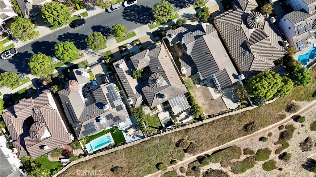 MLS #OC25272198 image #1