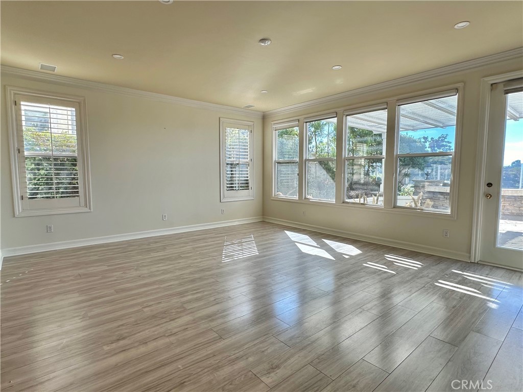 MLS #OC25272198 image #12