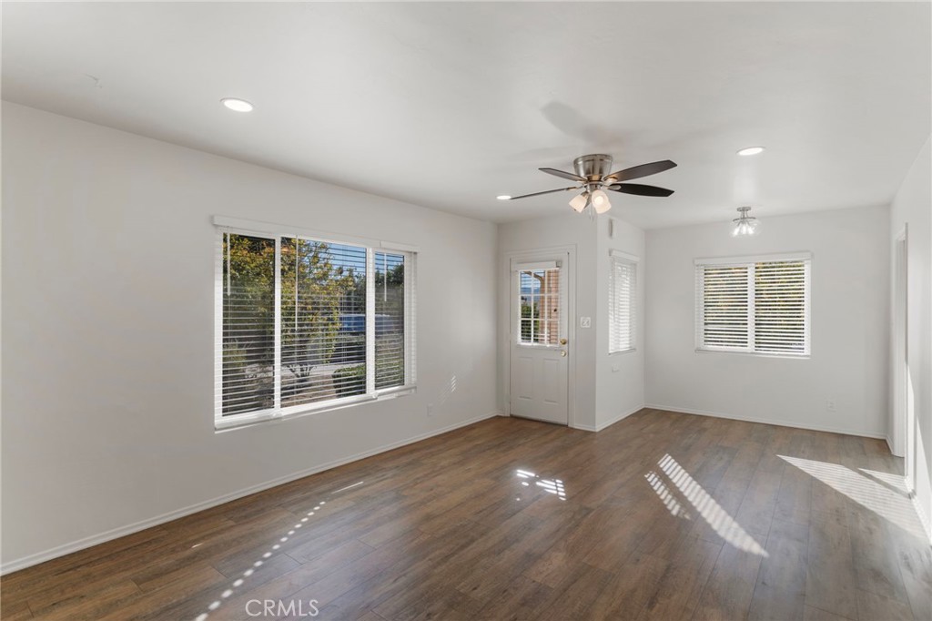 MLS #OC25272199 image #3