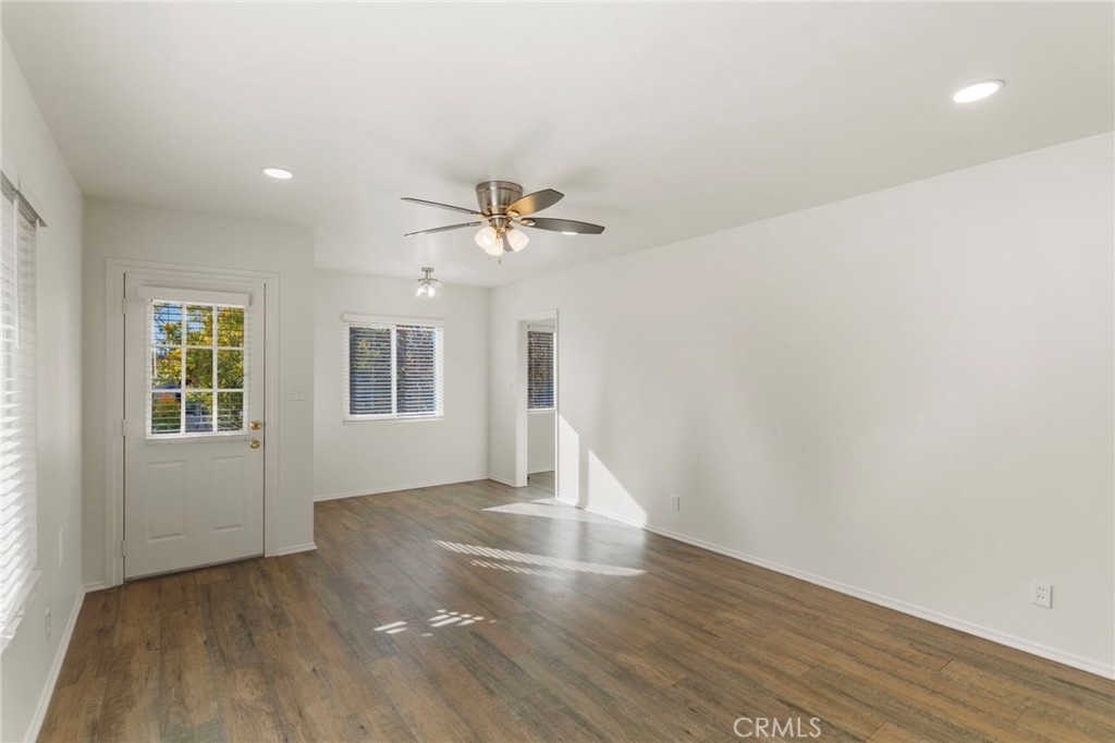 MLS #OC25272199 image #4