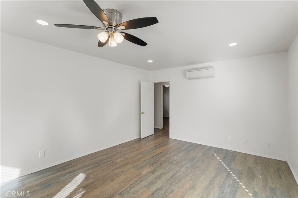 MLS #OC25272199 image #5