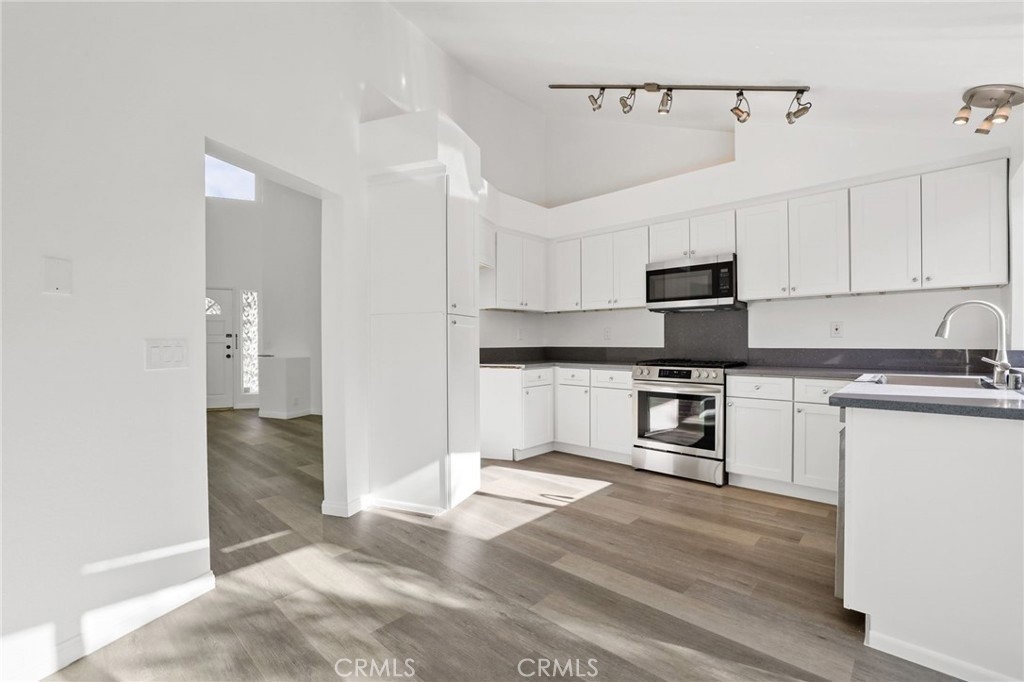 MLS #OC25272221 image #14