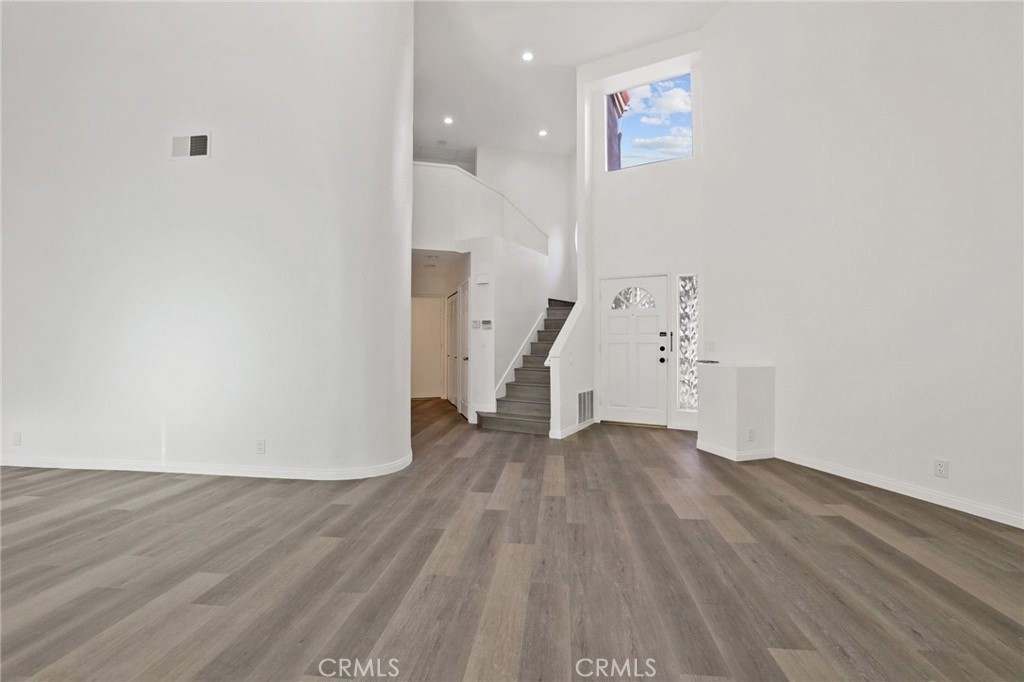 MLS #OC25272221 image #17