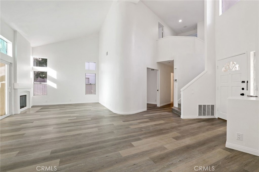 MLS #OC25272221 image #8