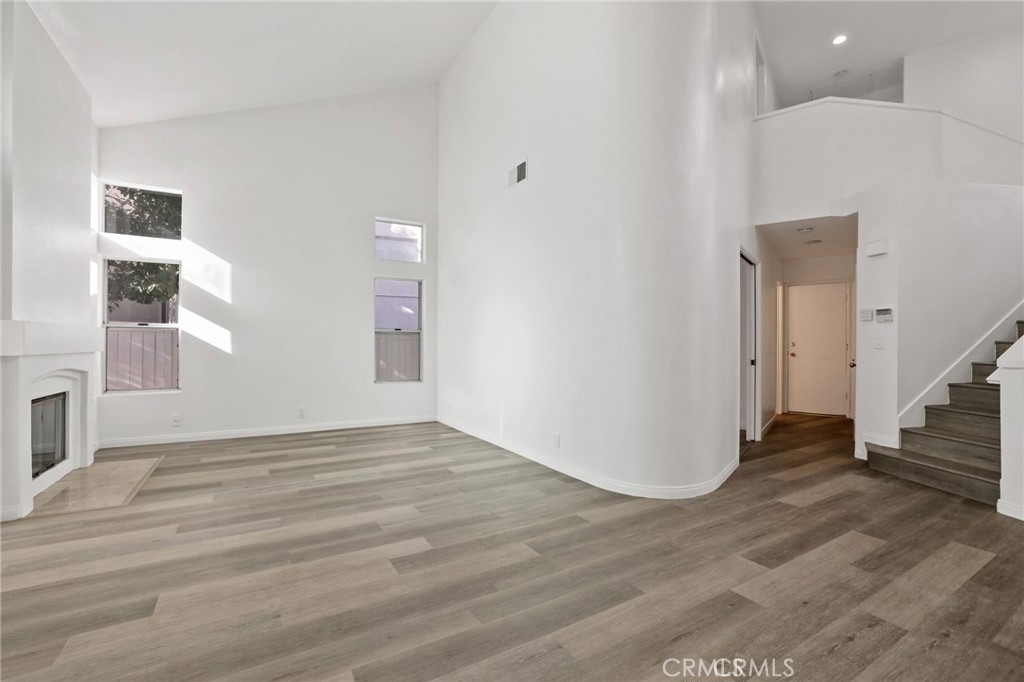 MLS #OC25272221 image #9