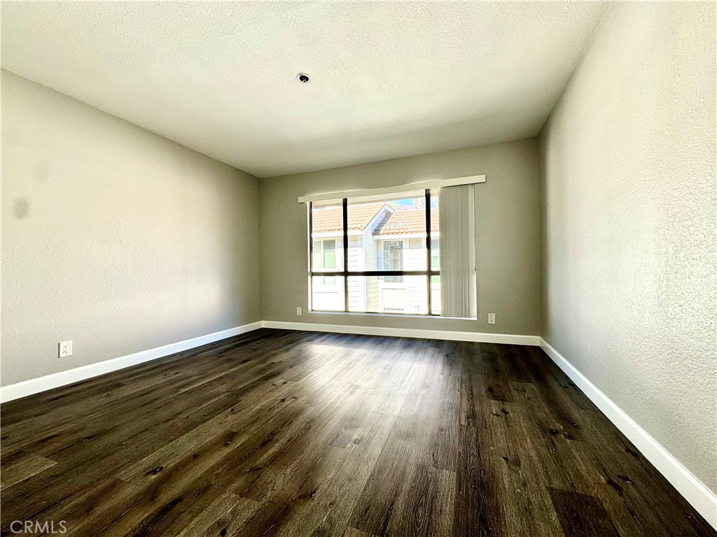 MLS #OC25272261 image #10