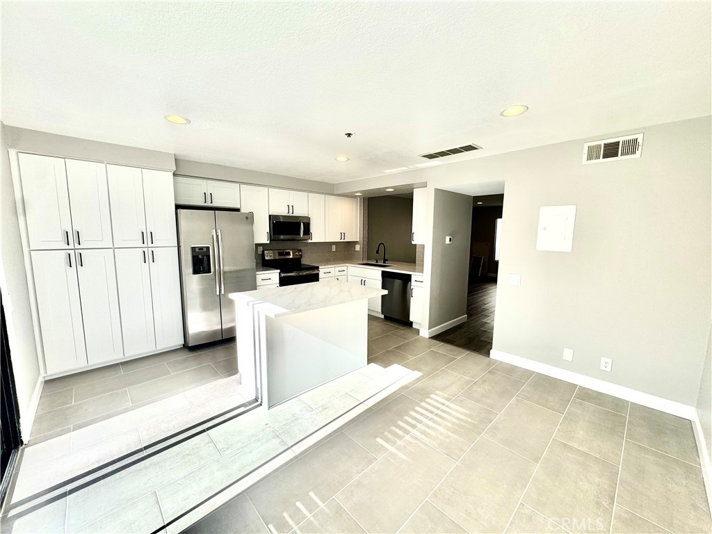 MLS #OC25272261 image #3