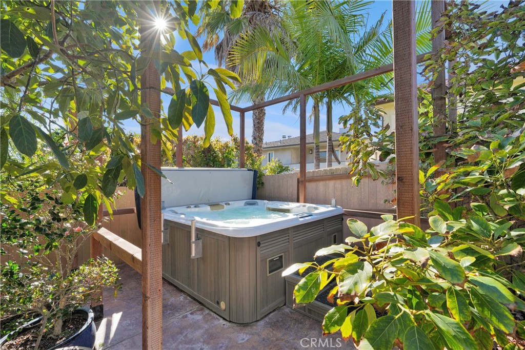 MLS #OC25272276 image #17