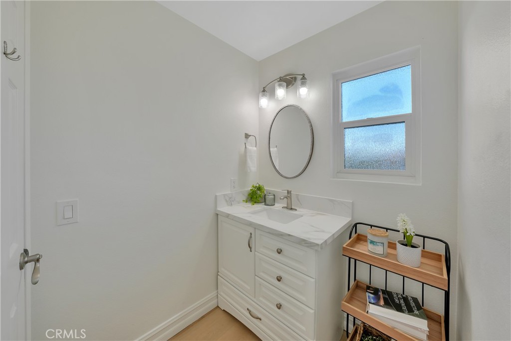 MLS #OC25272276 image #37