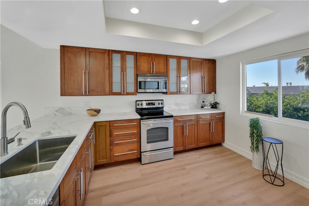 MLS #OC25272276 image #40