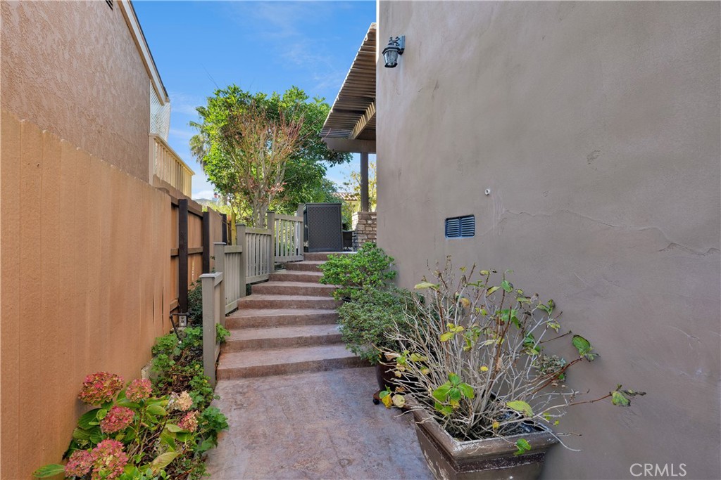 MLS #OC25272276 image #7