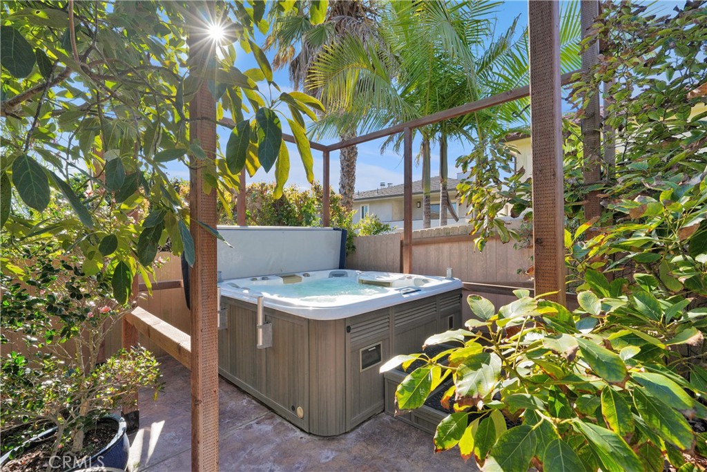 MLS #OC25272285 image #17