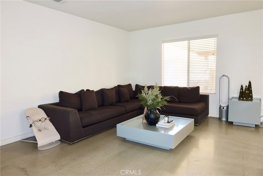 MLS #OC25272307 image #11