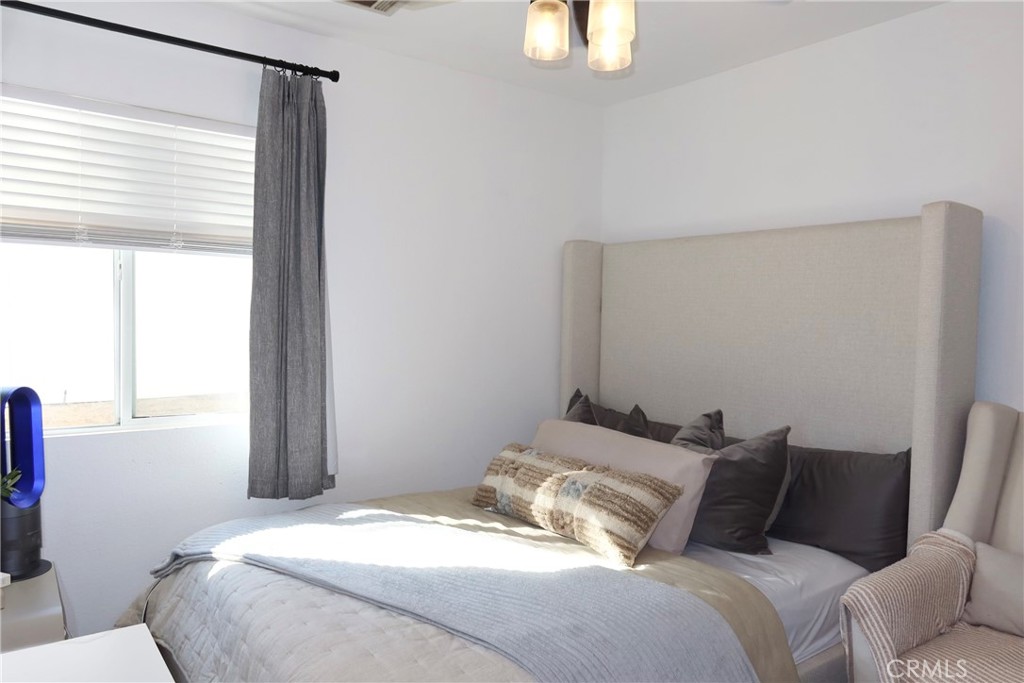 MLS #OC25272307 image #17