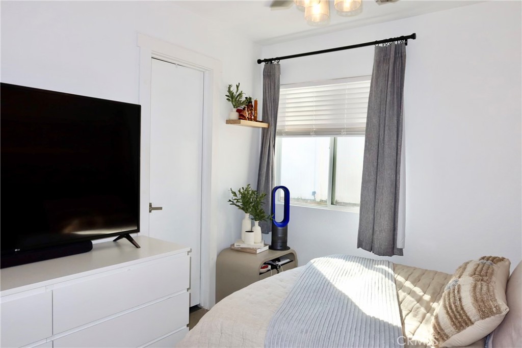 MLS #OC25272307 image #18