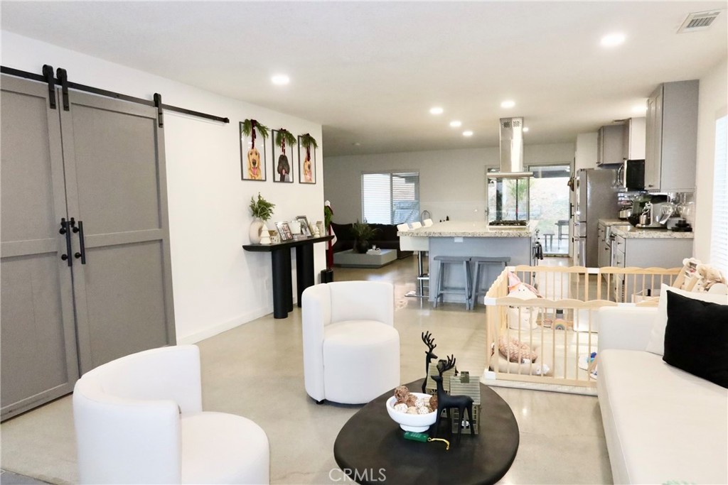 MLS #OC25272307 image #3