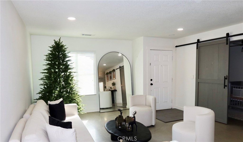 MLS #OC25272307 image #5