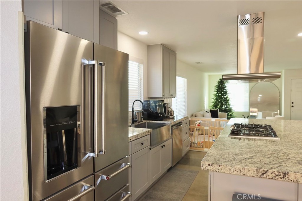 MLS #OC25272307 image #8