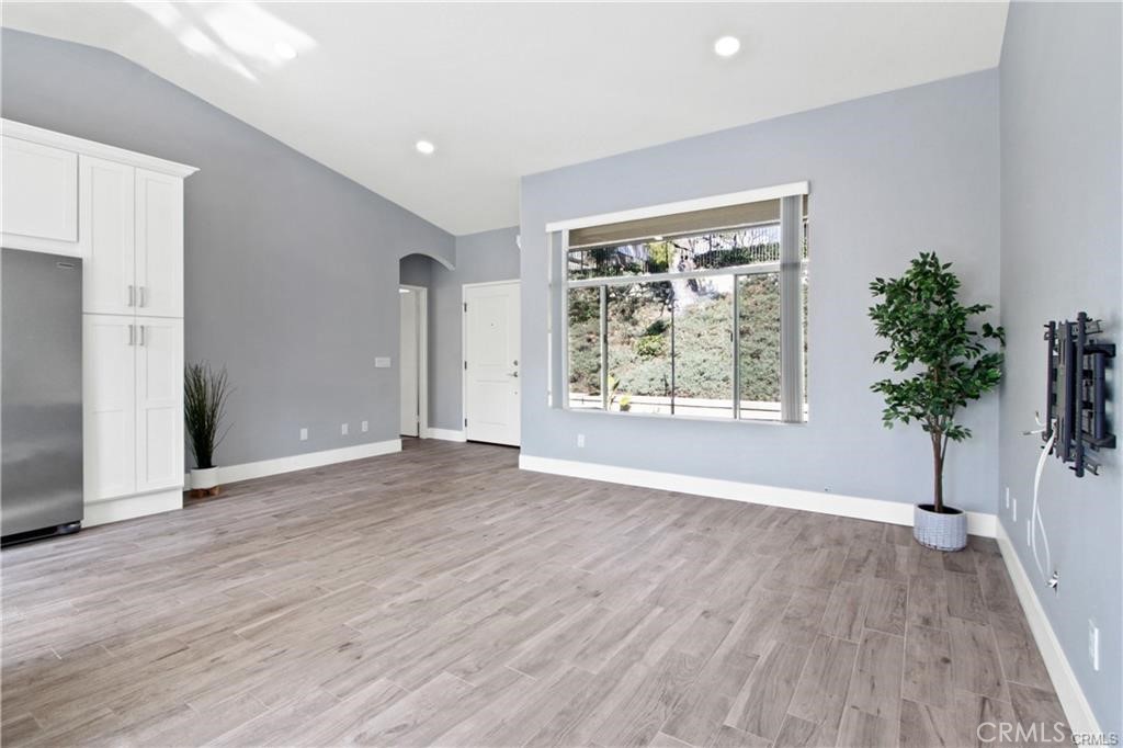 MLS #OC25272326 image #3