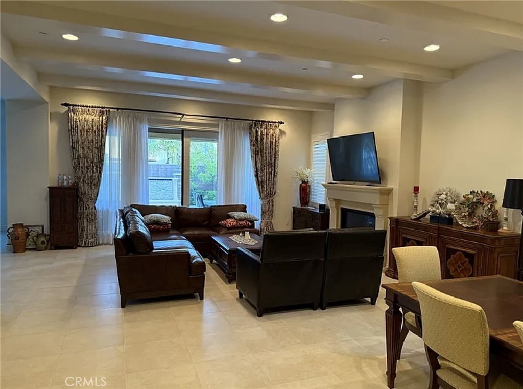 MLS #OC25272329 image #2