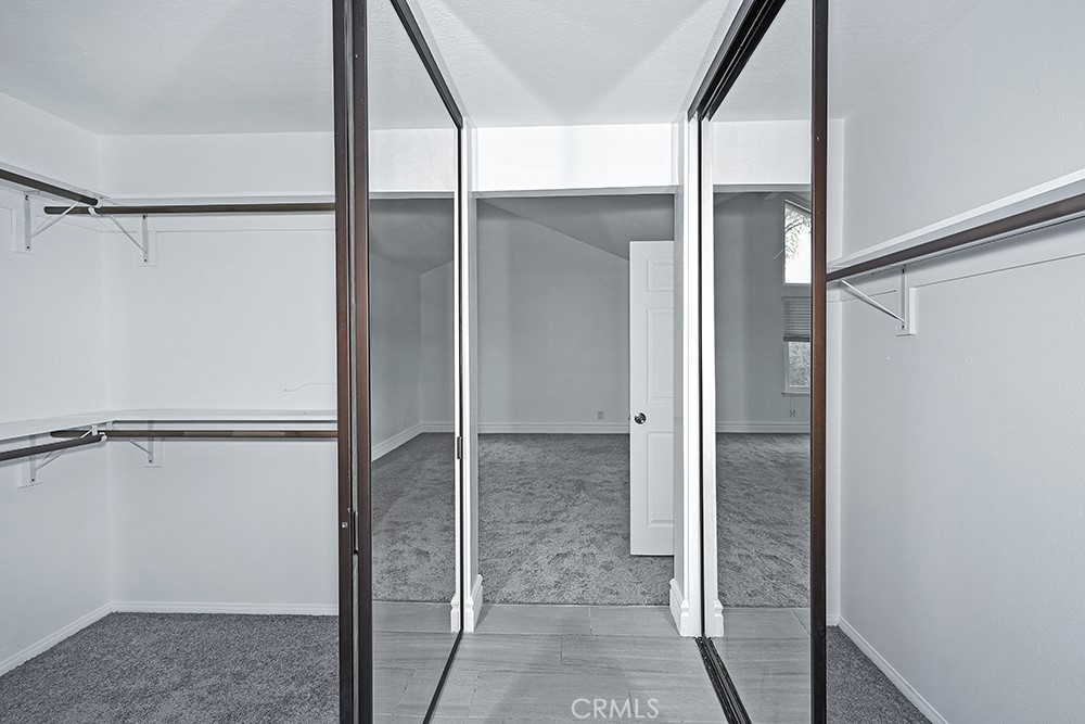 MLS #OC25272332 image #15