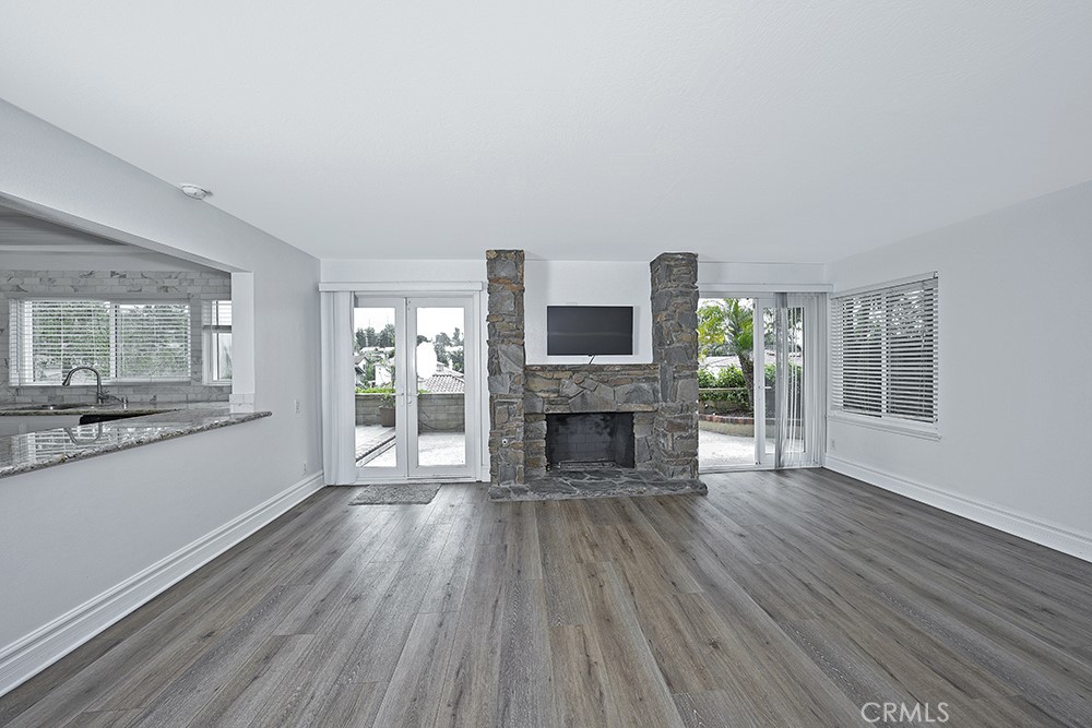 MLS #OC25272332 image #5