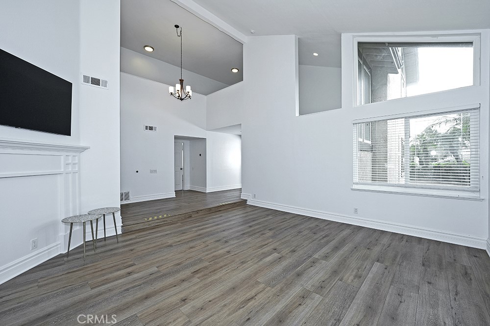 MLS #OC25272332 image #7