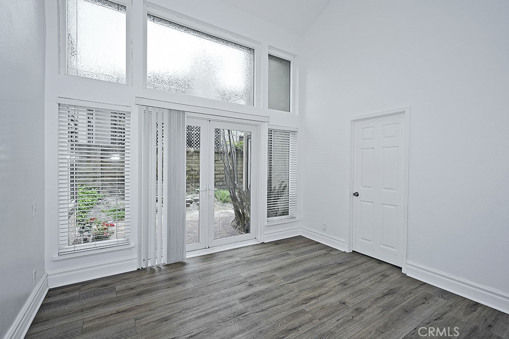 MLS #OC25272332 image #8