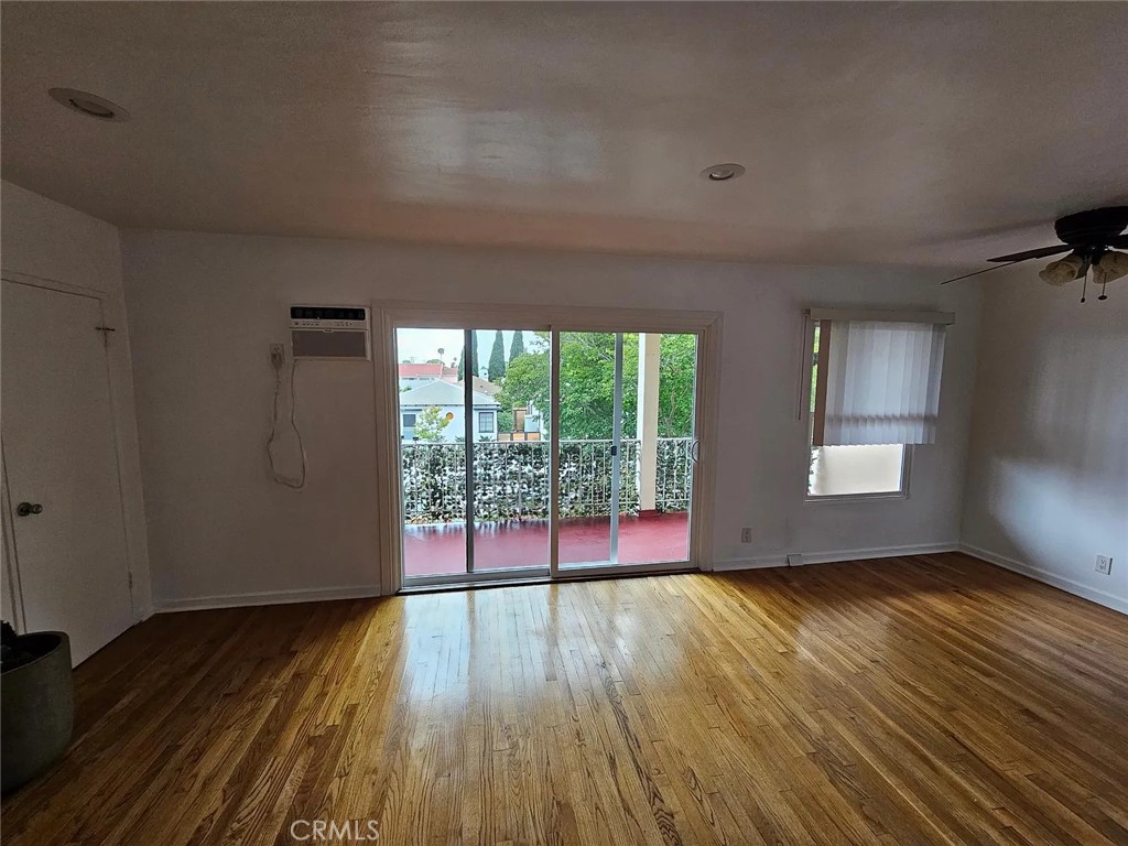 MLS #OC25272345 image #13