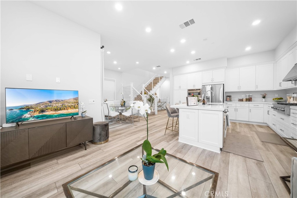 MLS #OC25272346 image #12