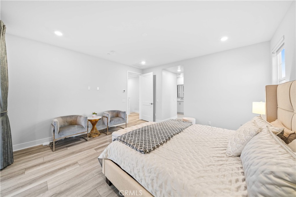 MLS #OC25272346 image #28