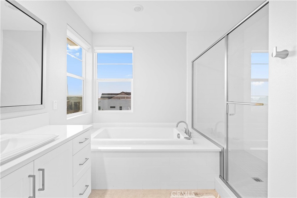 MLS #OC25272346 image #30