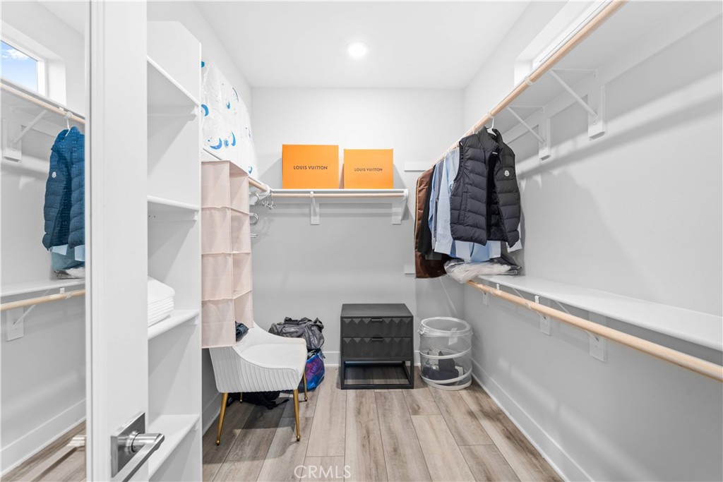 MLS #OC25272346 image #32