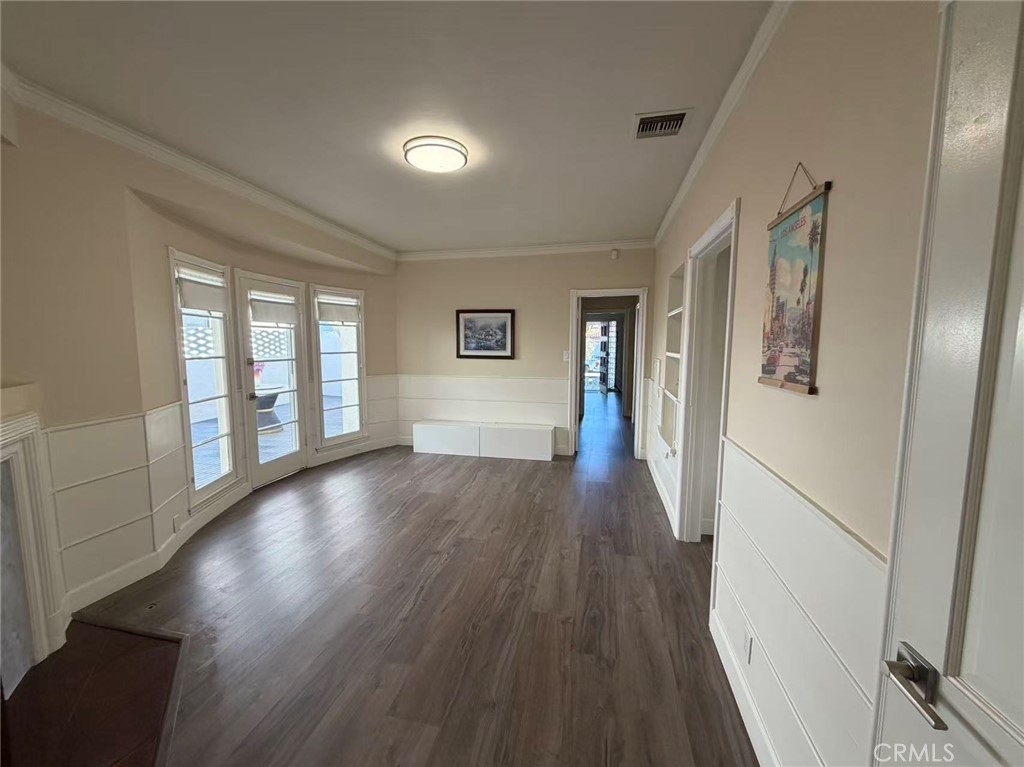 MLS #OC25272351 image #9