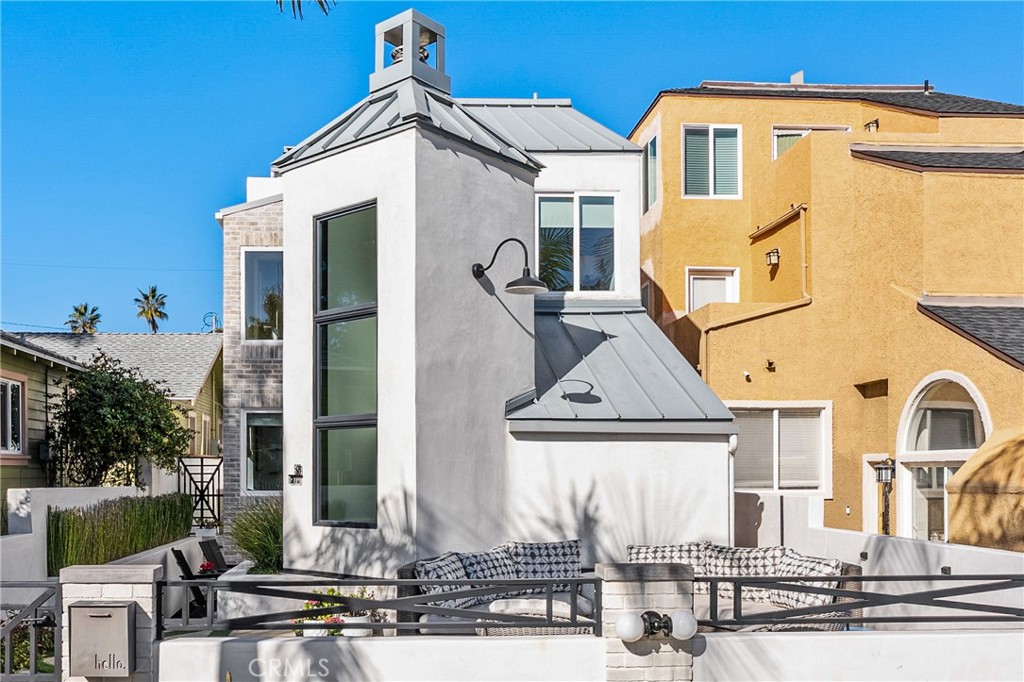 MLS #OC25272355 image #1