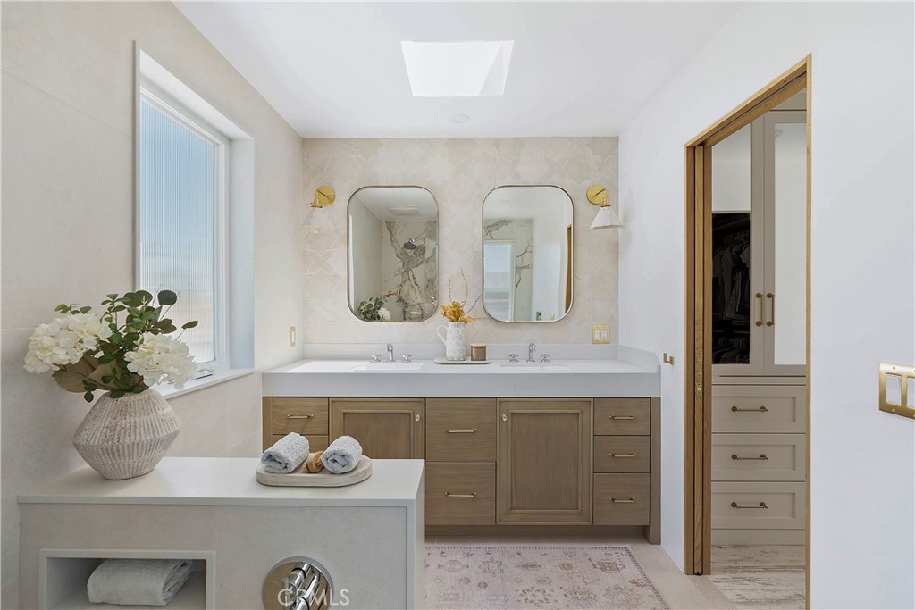 MLS #OC25272355 image #36