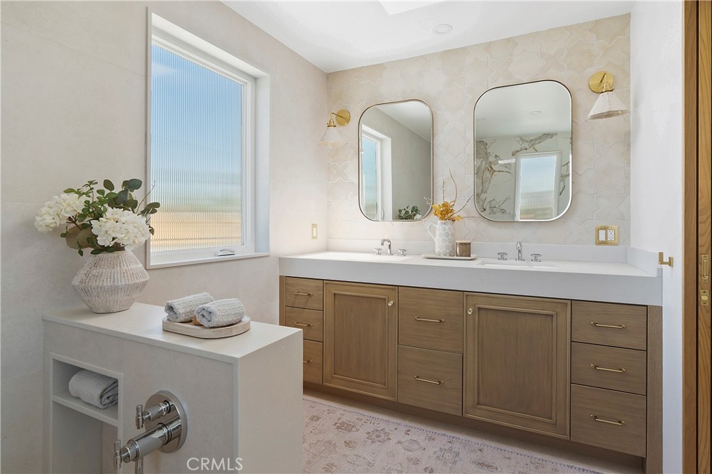 MLS #OC25272355 image #37