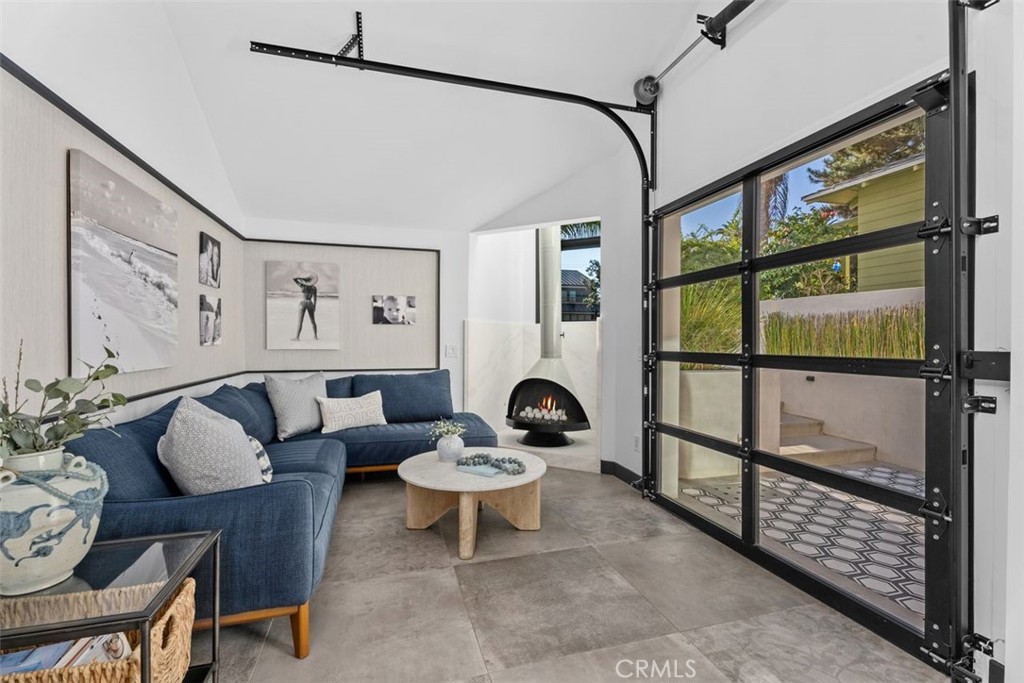 MLS #OC25272355 image #6