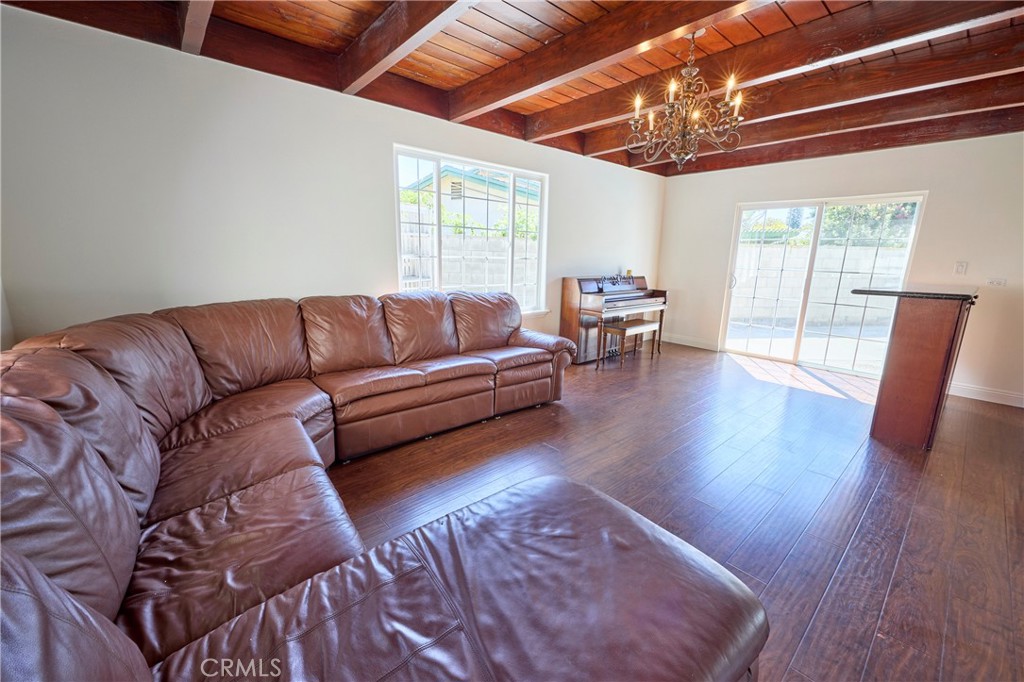 MLS #OC25272364 image #15