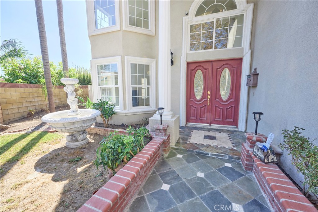 MLS #OC25272364 image #2