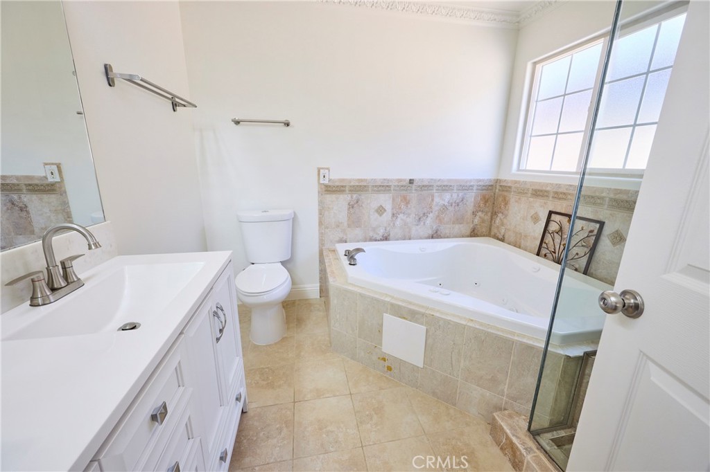 MLS #OC25272364 image #22