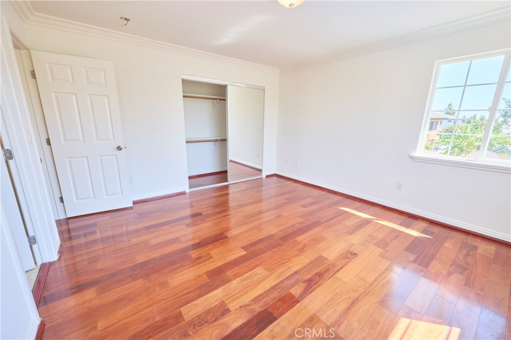 MLS #OC25272364 image #33