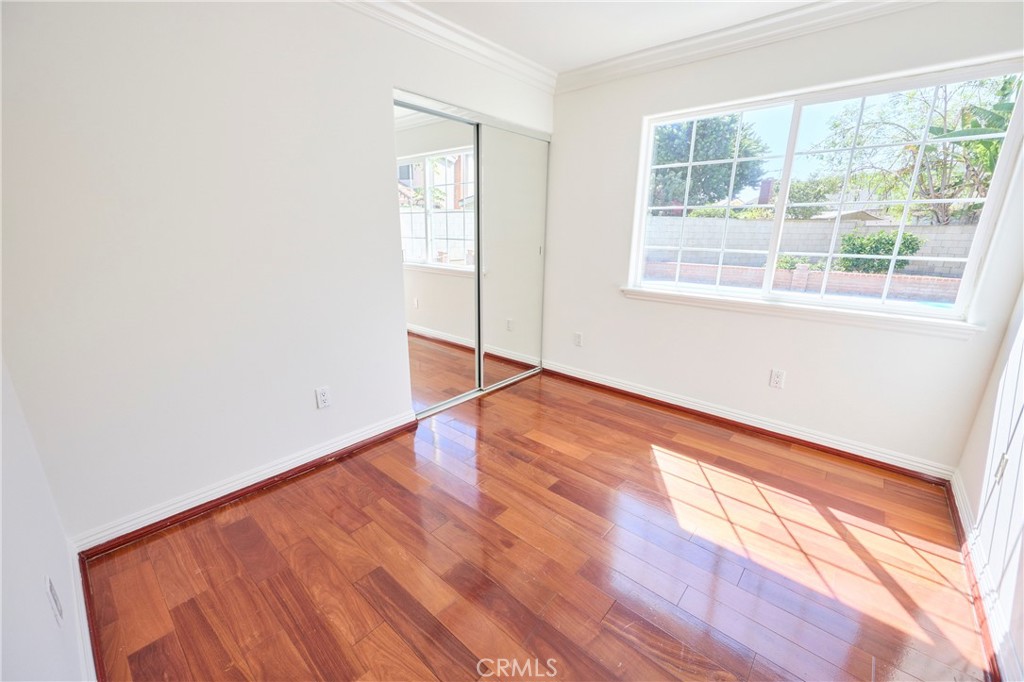 MLS #OC25272364 image #34