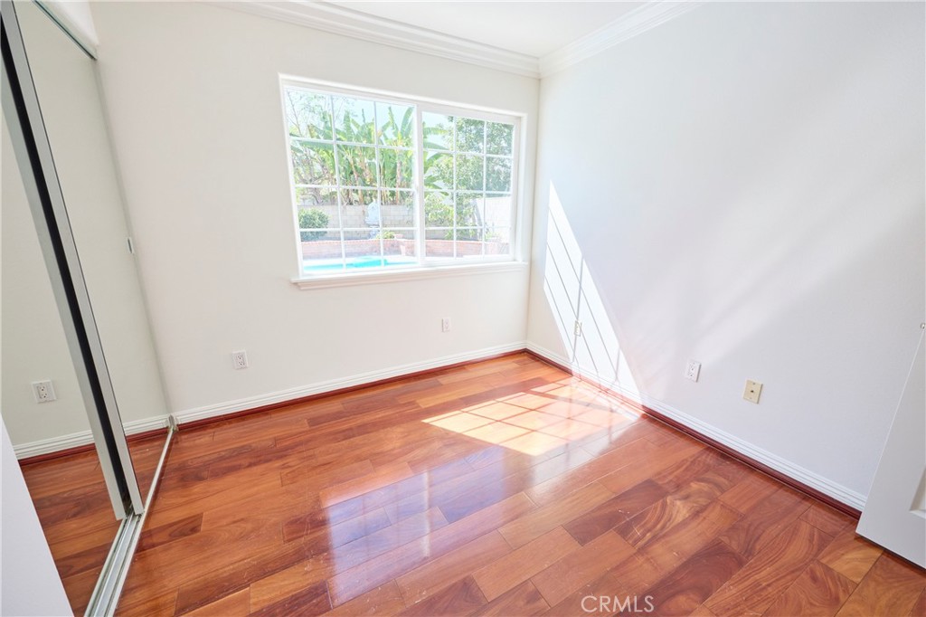 MLS #OC25272364 image #35