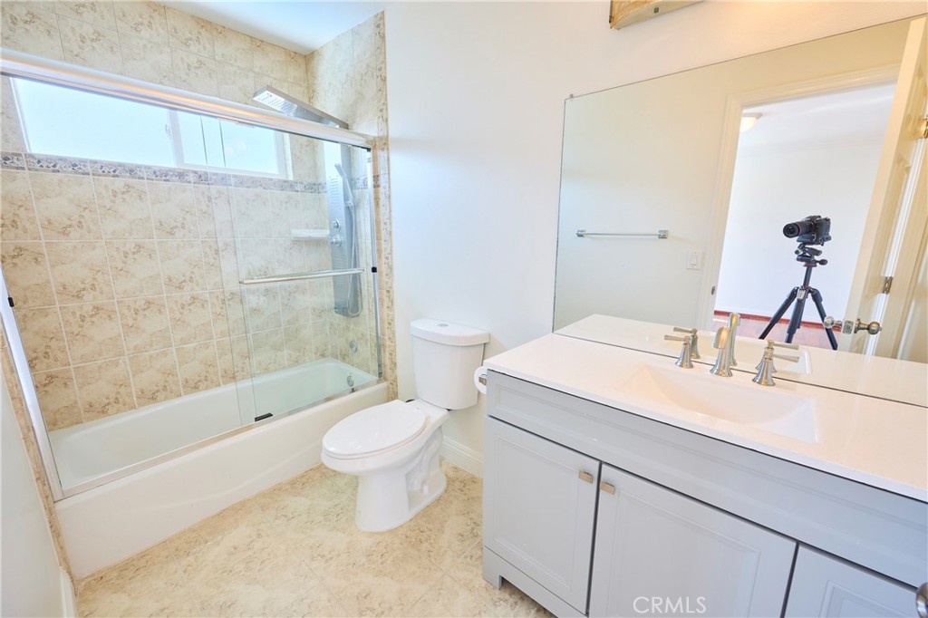 MLS #OC25272364 image #37