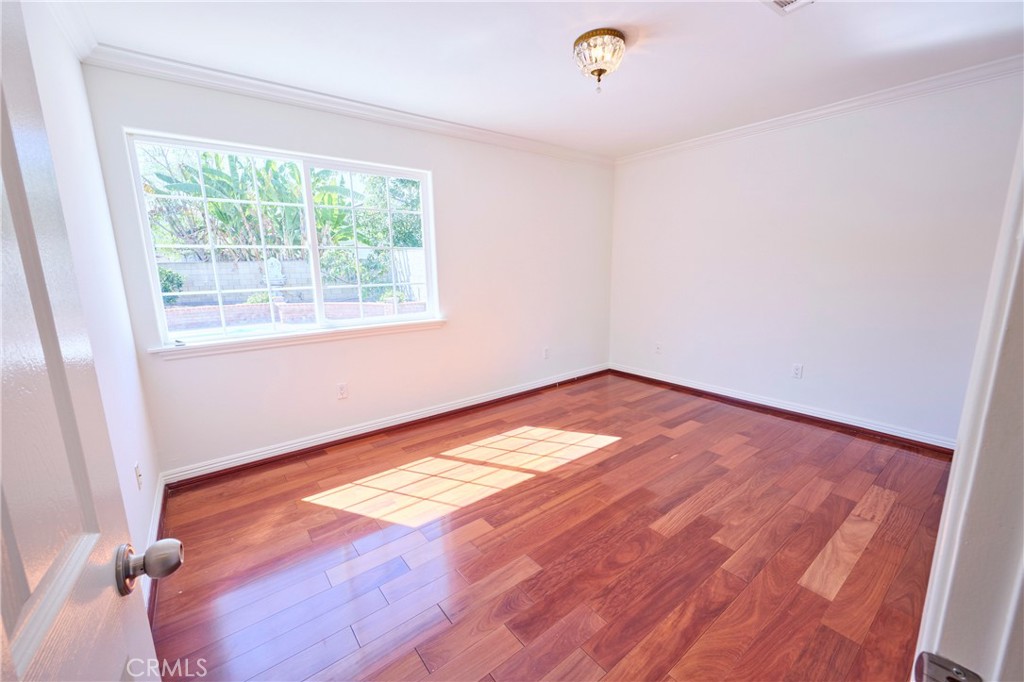 MLS #OC25272364 image #40