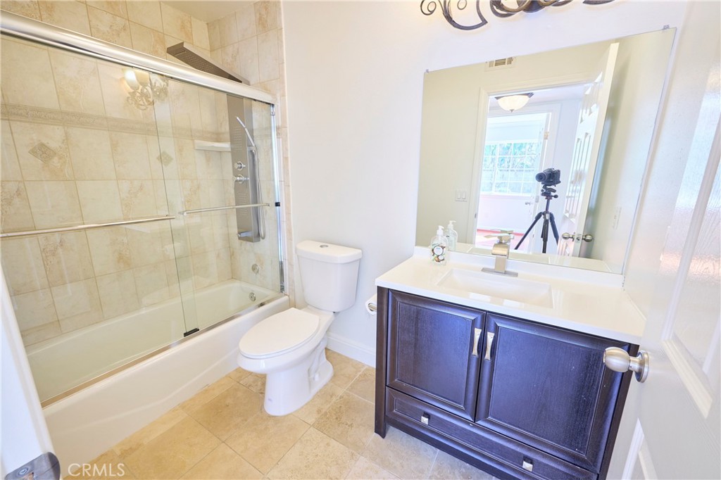 MLS #OC25272364 image #44